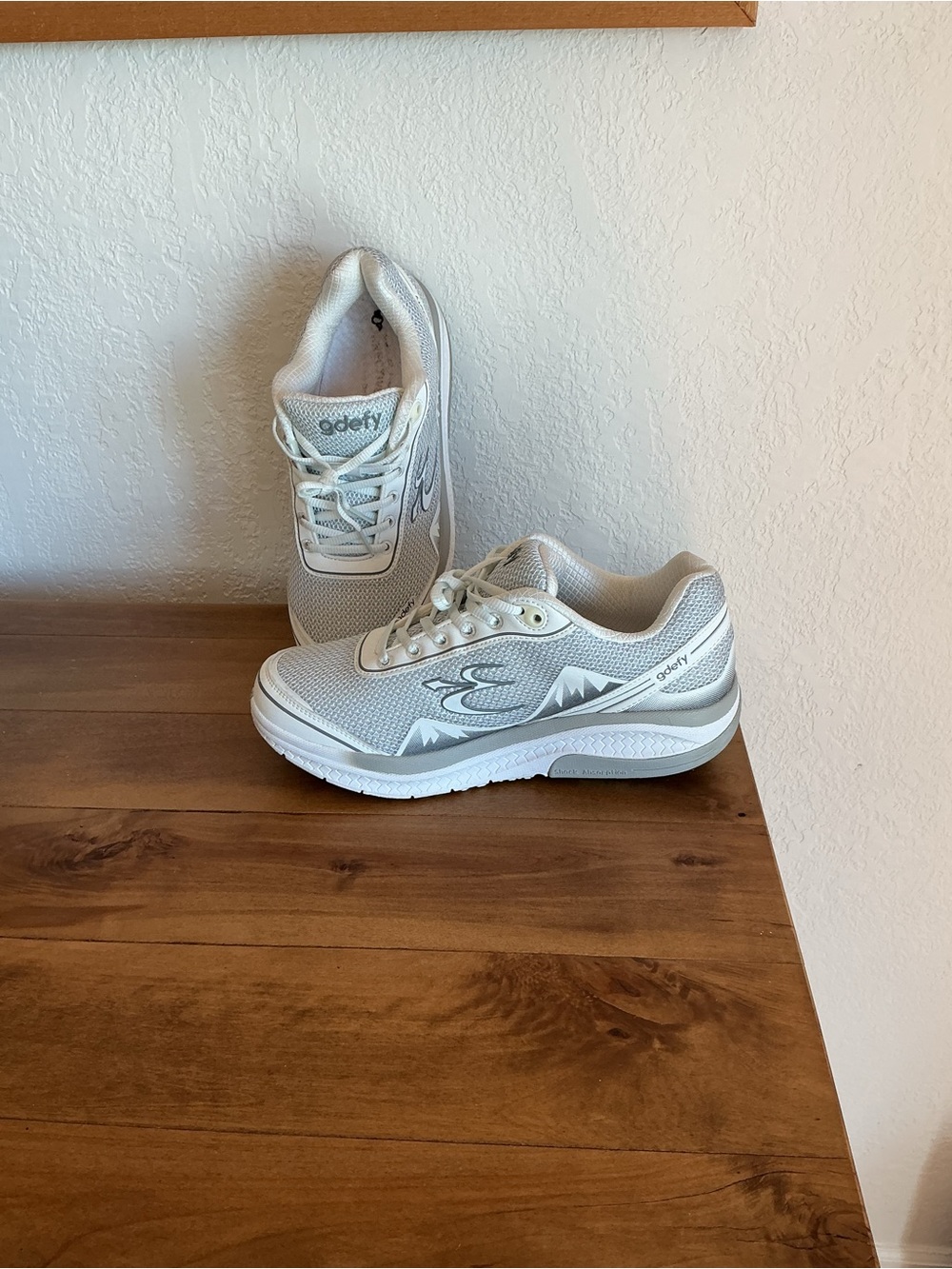 G-DEFY Women’s Lt. Gray and White Mesh Sneakers -size10